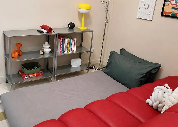One Bedroom Unit For 3 - Salcedo Square Near Trident Apartment *