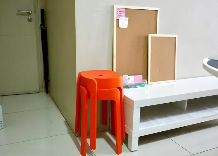 One Bedroom Unit For 3 - Salcedo Square Near Trident Manila
