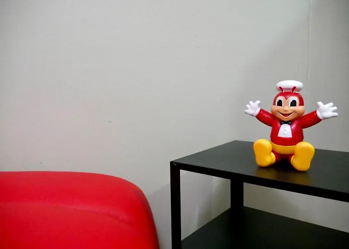 One Bedroom Unit For 3 - Salcedo Square Near Trident * Manila